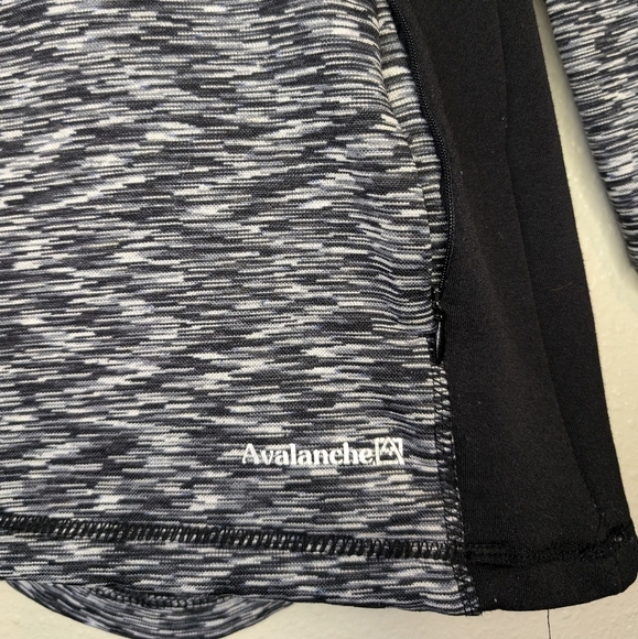 AVALANCHE 1/4 zip hoodie with pony tail & finger holes size Medium color 🖤 🩶 - Picture 5 of 14